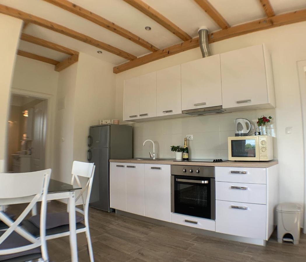 Apartmani Carnizza Ražanac Buitenkant foto