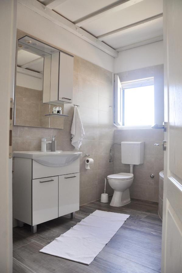 Apartmani Carnizza Ražanac Buitenkant foto